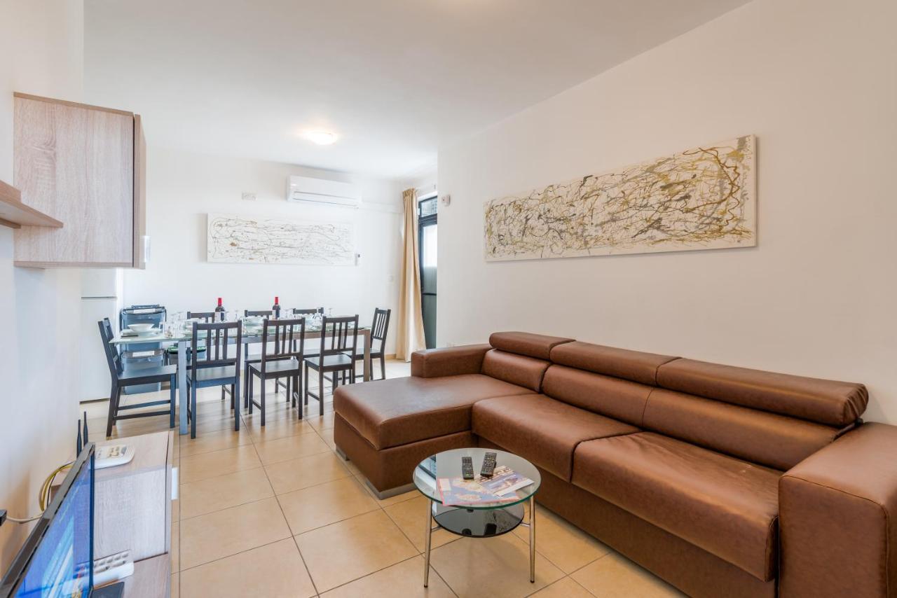 Seashells 2 Bedroom Apartments With Terrace, Just Off The Bugibba Promenade - By Getwaysmalta St. Paul's Bay Dış mekan fotoğraf
